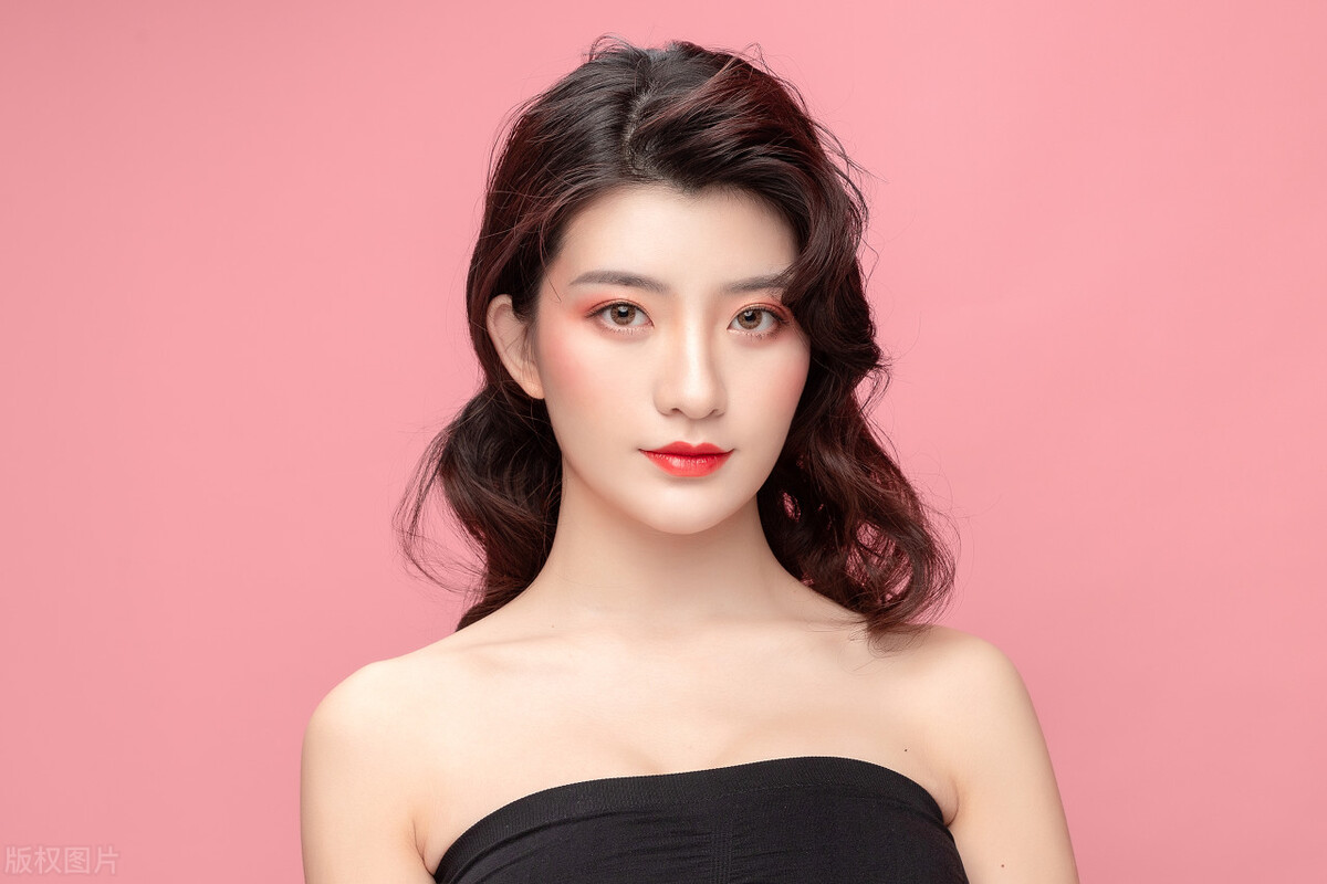 护肤品精油的正确使用顺序,护肤品的顺序及正确用法