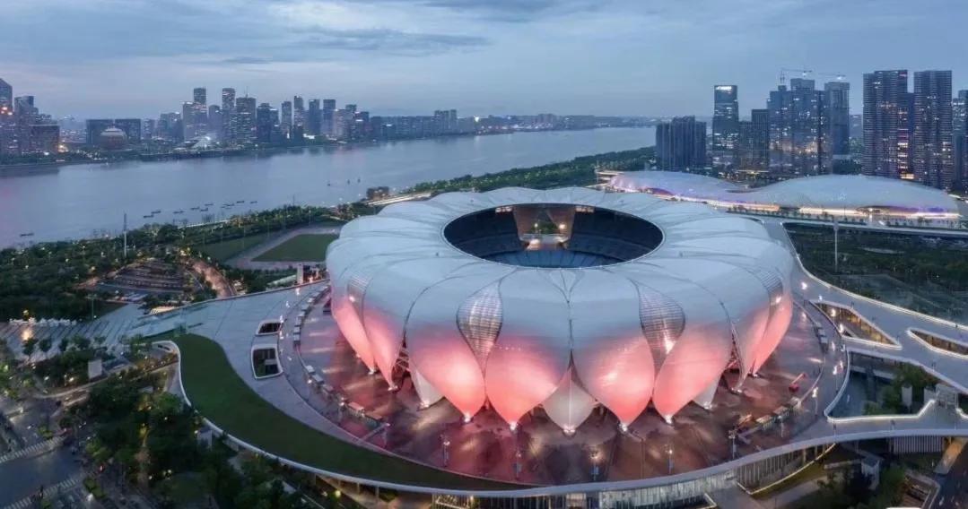 最大的体育场能容纳多少人,最新中国最大10座体育场