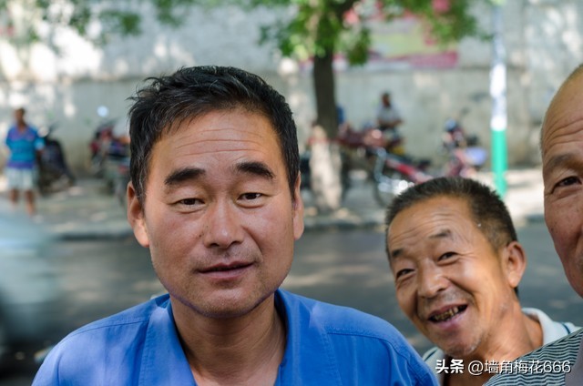 当年我家开饭店，他每天拿着小鱼来换包子，30年后，他又找上门了