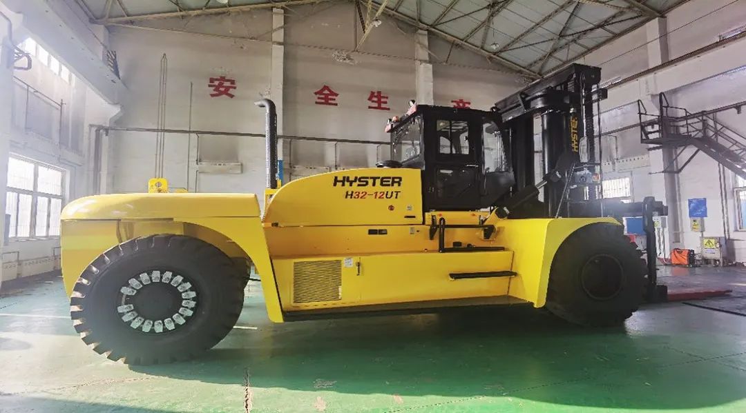 助力港城港口建设--海斯特32吨叉车成功交付！