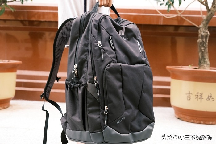 多特学生书包视频,多特背包背娃