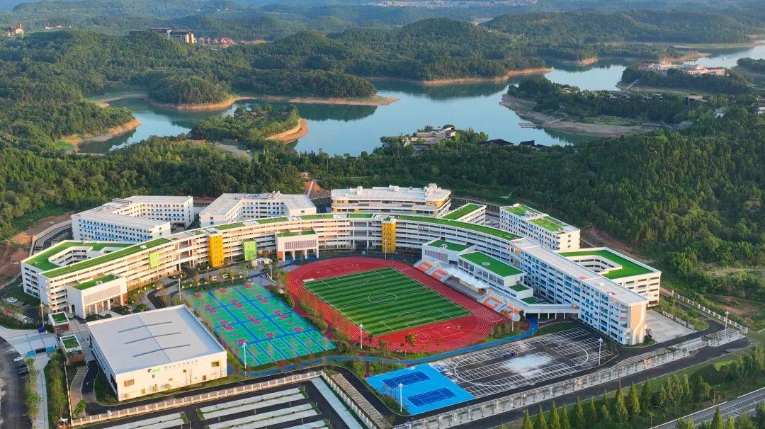 缁甸槼涓滆景楂樼骇涓鎺㈡牎,缁甸槼涓滆景楂樼骇涓鎺㈣