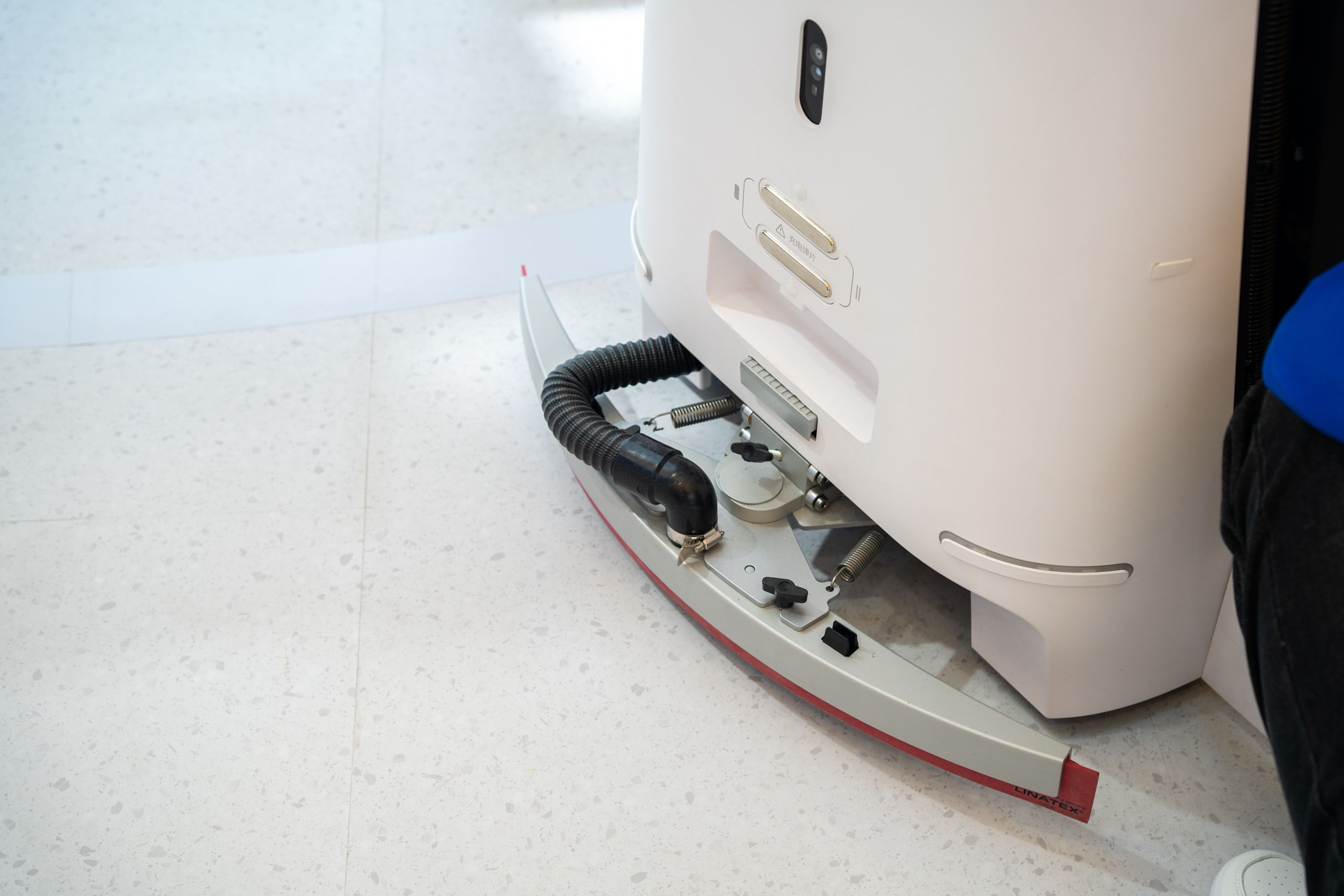 科沃斯扫拖机器人新机怎么用,2023awe扫拖一体机器人