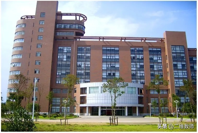 景德镇一本大学名单,景德镇陶瓷大学一本缩招