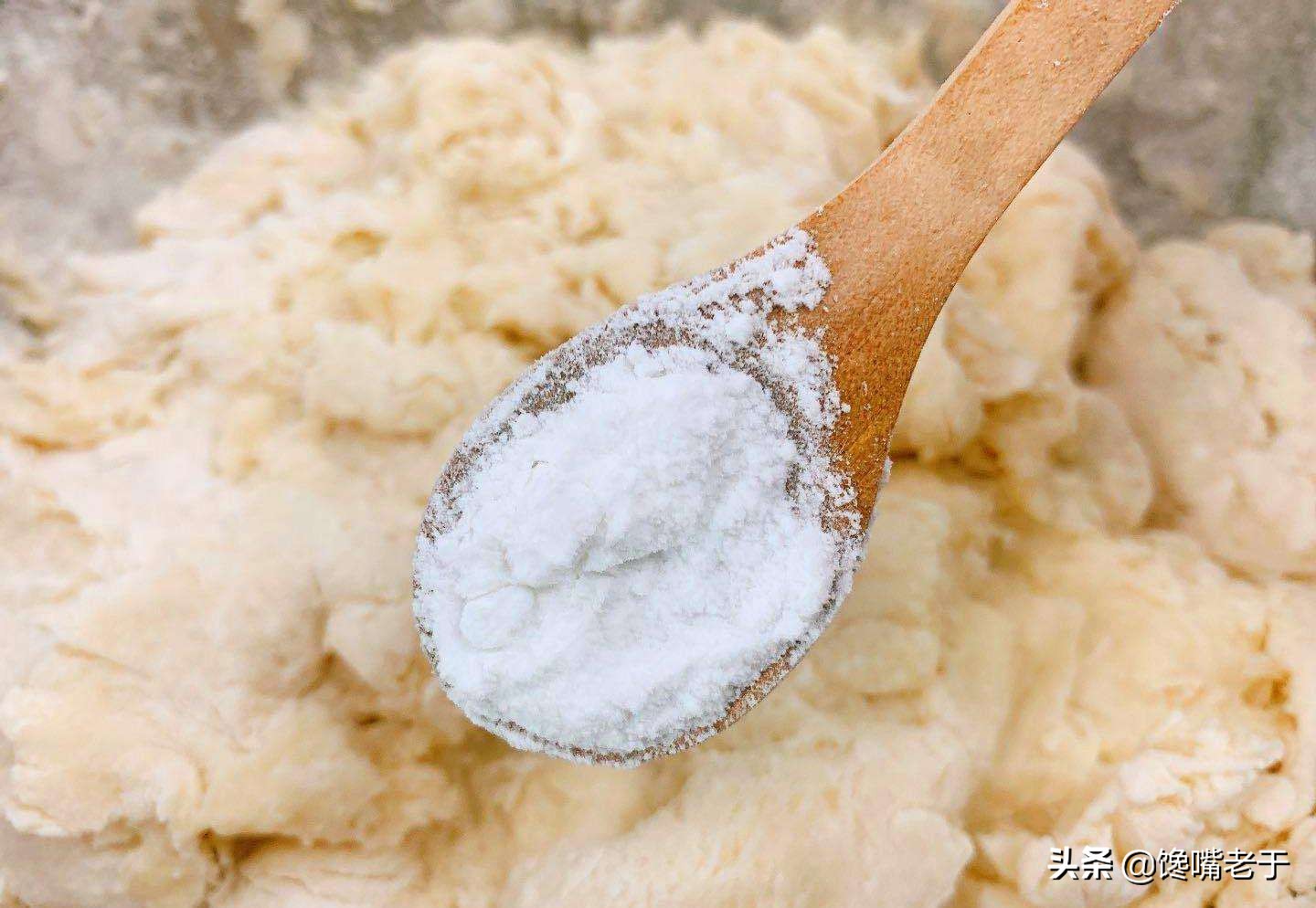 酵母发面有酸味怎么补救,发面时发酵粉放多了怎么办