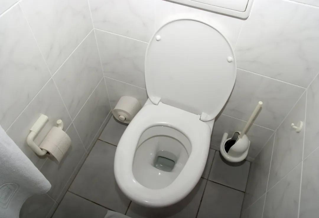 痔疮出血肛门里面痛什么原因,肛门痔疮出血不疼怎么治