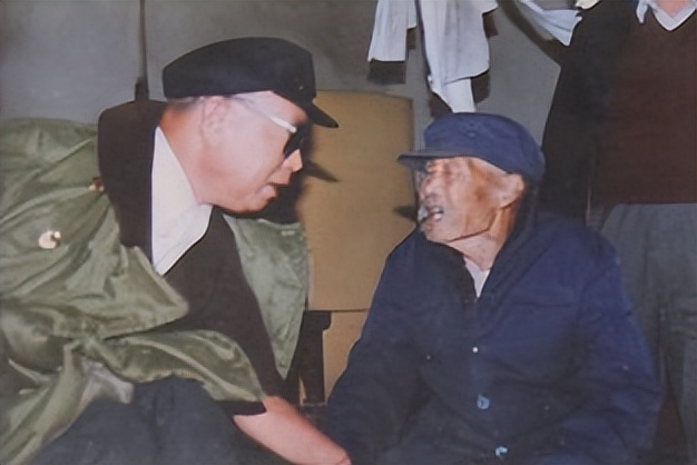 长津湖战役幸存者“朱彦夫”:失去四肢和左眼,今89岁感动中国