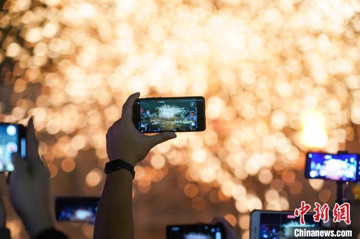 ai手机是机遇还是陷阱,ai手机是软件还是硬件