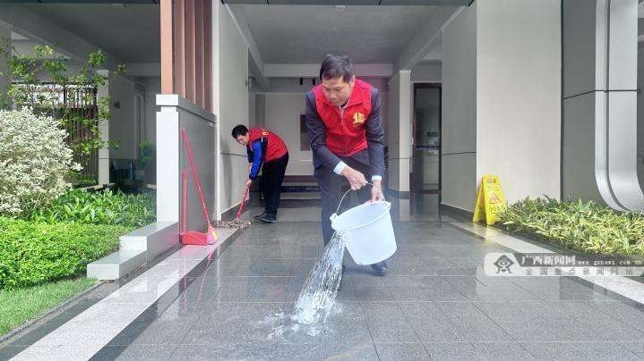 学习雷锋公益行睦邻互助树新风——安信物业公司开展学雷锋志愿服务活动