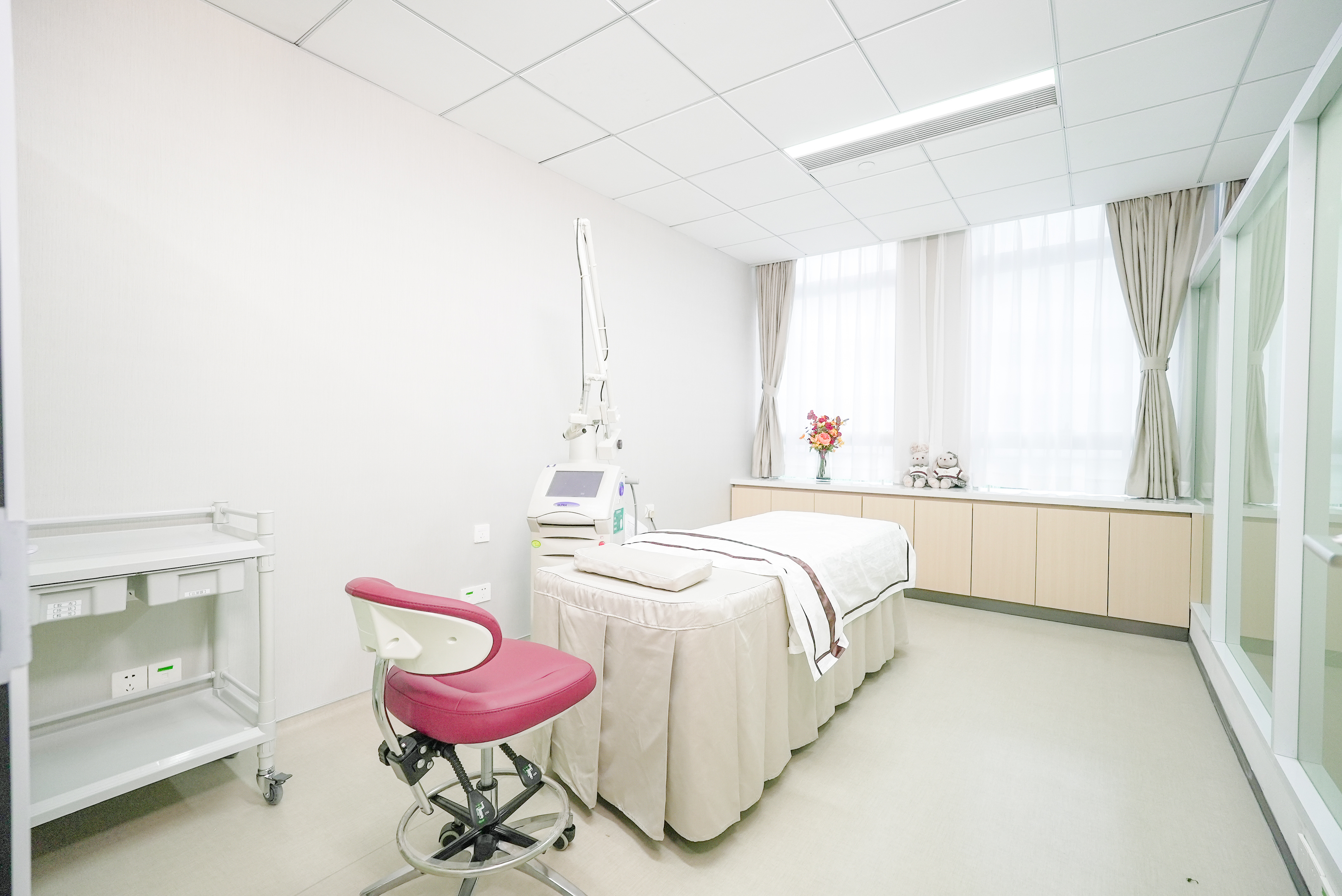 院士领衔，一站式解决“面子”问题南山医院医美中心揭牌了