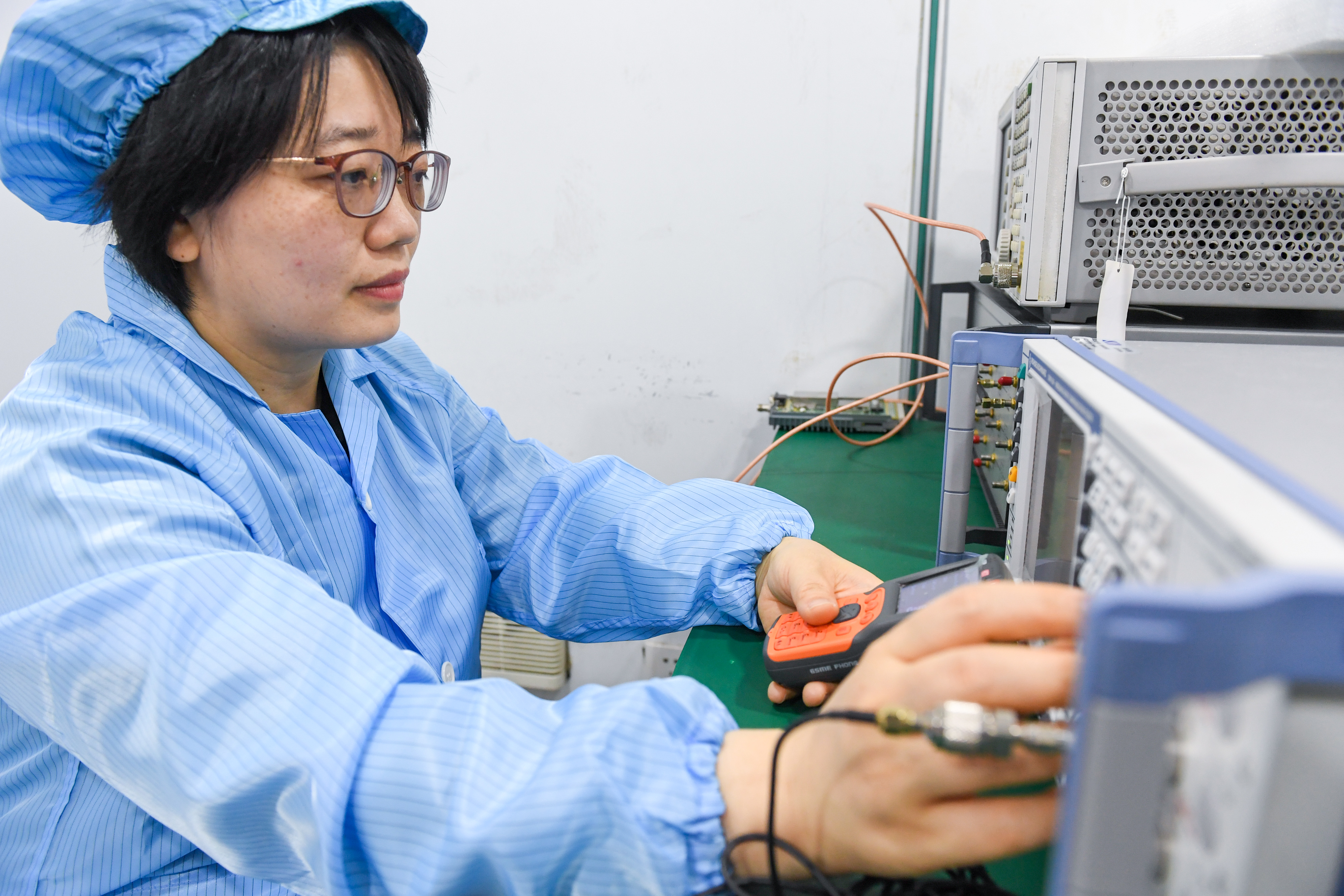 新华全媒+·履职一年间丨全国人大代表陈淑贤:关注数据安全培养高技能人才