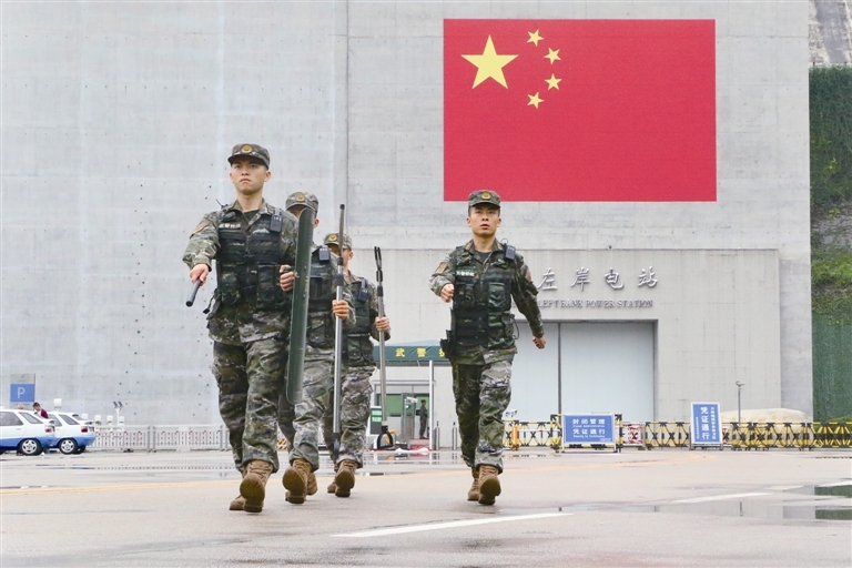 假期我在岗奋斗不打烊,假期我在岗坚守不打烊