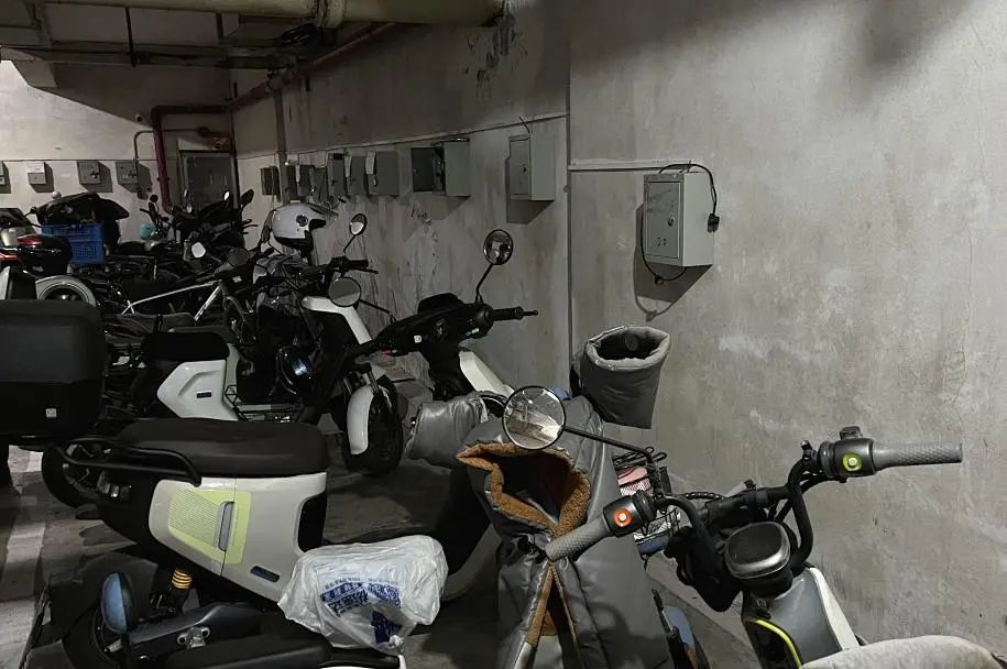 电瓶车停放充电更安全！来看杨浦这个小区如何规范