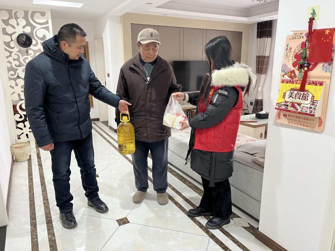 以更细举措落实防范任务,落实好各项防范措施和应急机制