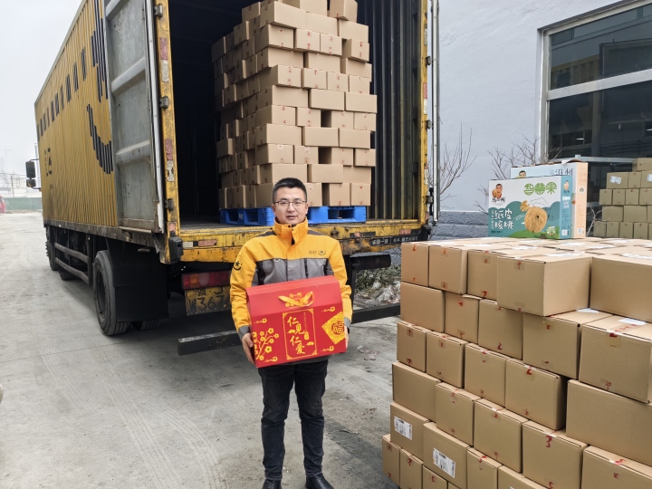 年货快递服务,年货配送忙不停
