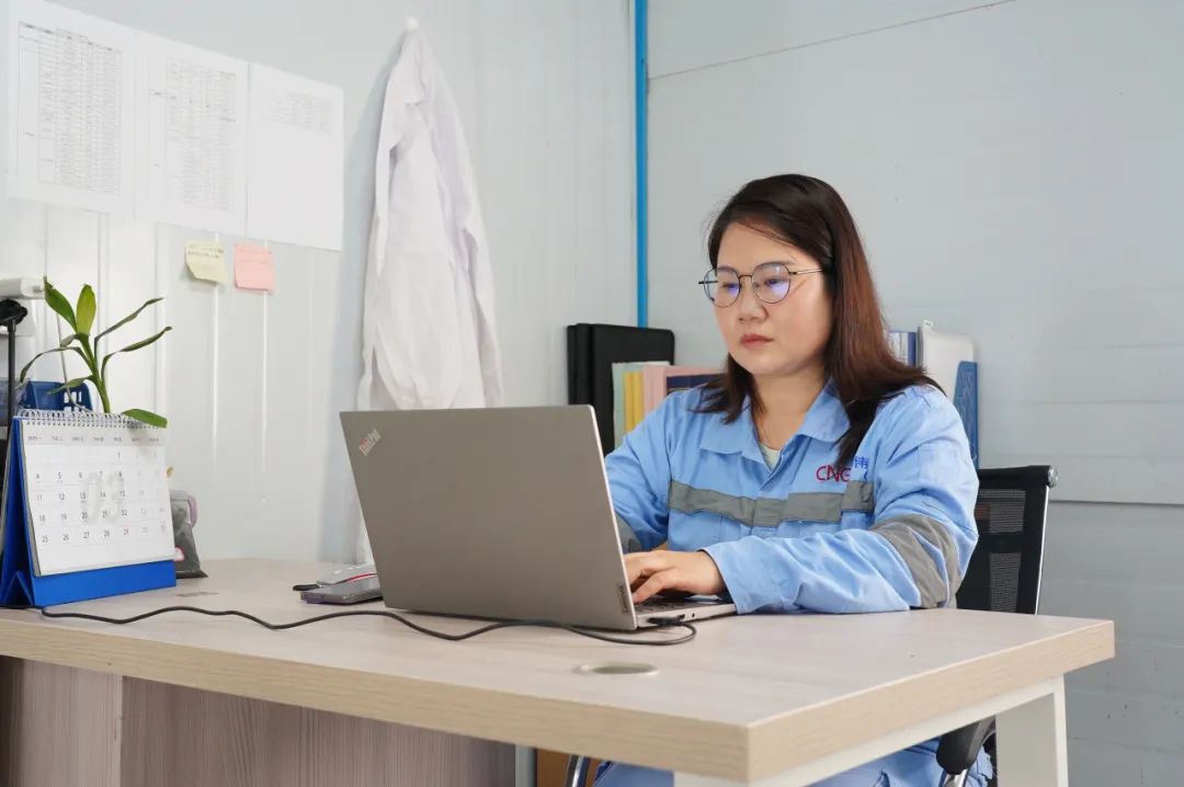 创造中成就伟业｜蒋金莉，从“0到1”的中伟莫罗瓦利质检引航人