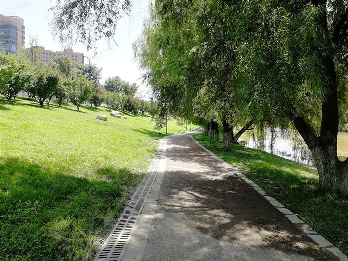 西安铁建西派宸樾值得买吗,沣西中铁建西派宸樾特价活动