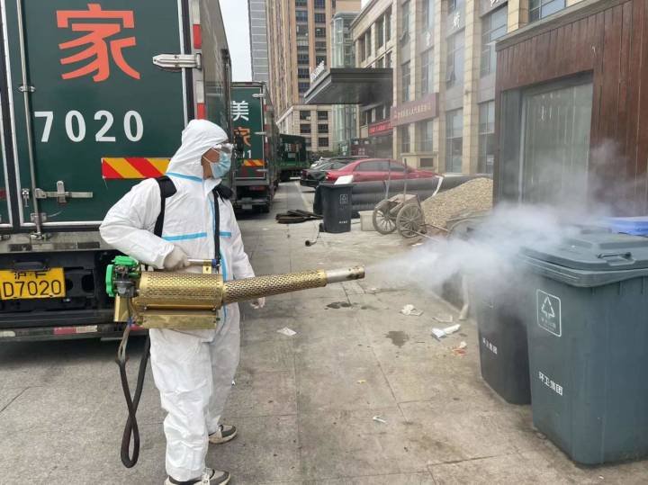 上虞这支足球队变身防疫小分队，搬运物资到凌晨：比踢球还累，但一切都值得