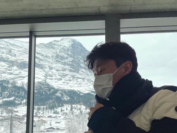 韩足球国手*爱性**片外流遭控*拍偷**！声明泄「女方已婚艺人身分」被批2次伤害