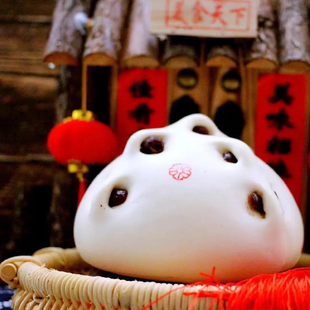 山东人很喜欢吃面食,山东人过年的馒头有多大