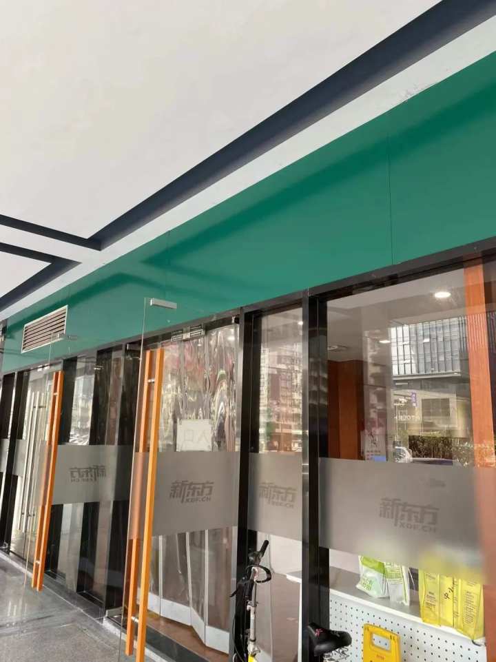 当寒假没了学科培训班，今天杭州街头这一幕叫人感慨万千