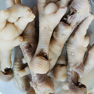 沉浸式吃卤鸡爪软烂脱骨,卤得很入味的脆皮鸡爪