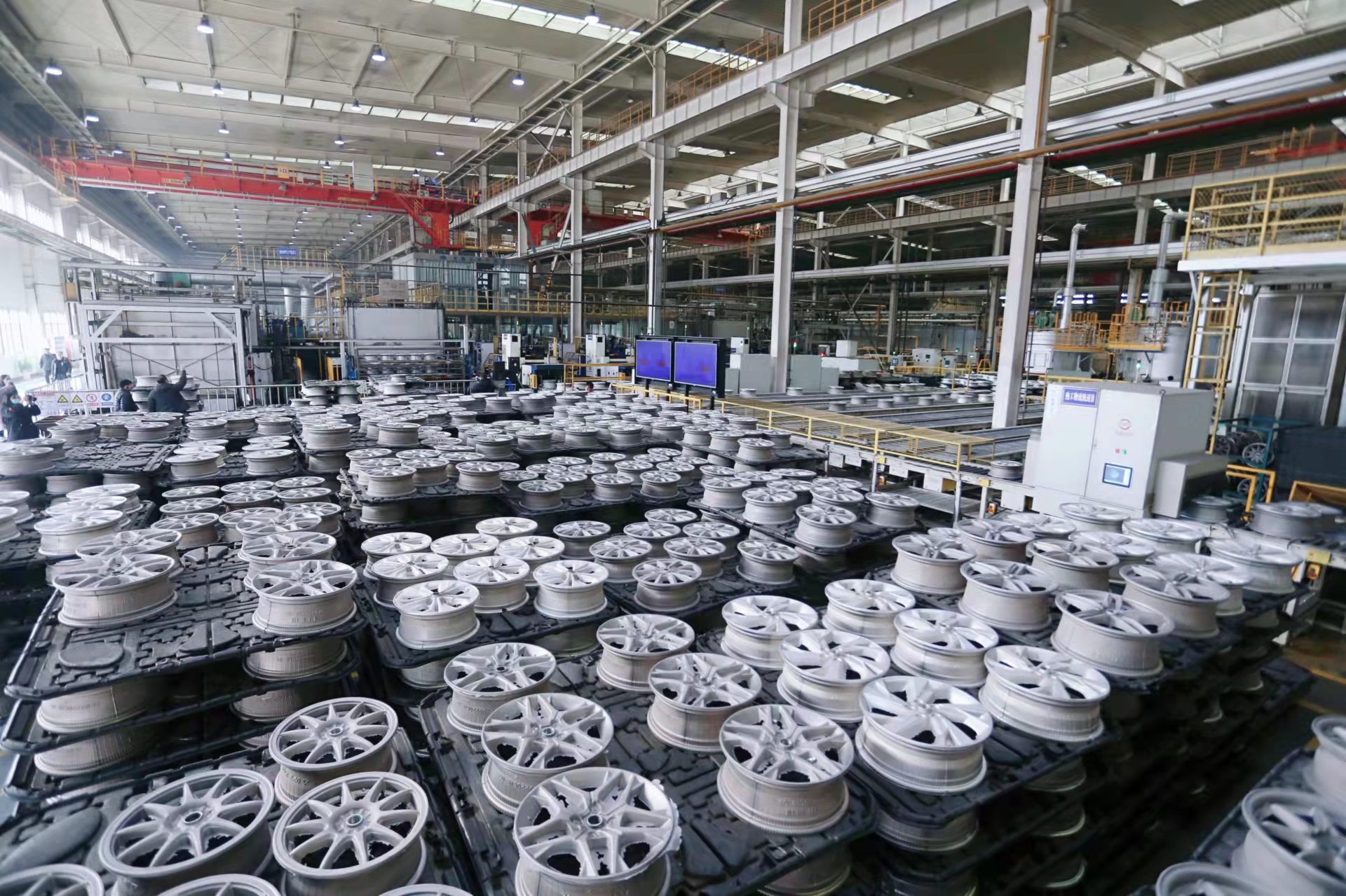 三门峡戴卡轮毂制造股份有限公司,福特汽车用什么品牌轮胎