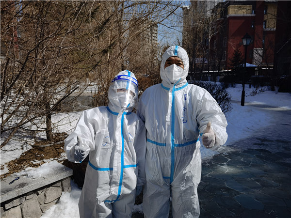 向志愿者致敬你们是最美的平凡者,致敬那些艰苦付出的志愿者们