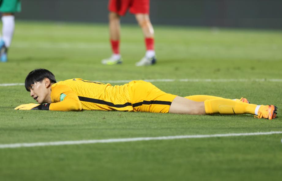 「体坛锐评」态度+硬度！国足珍贵的“变化”