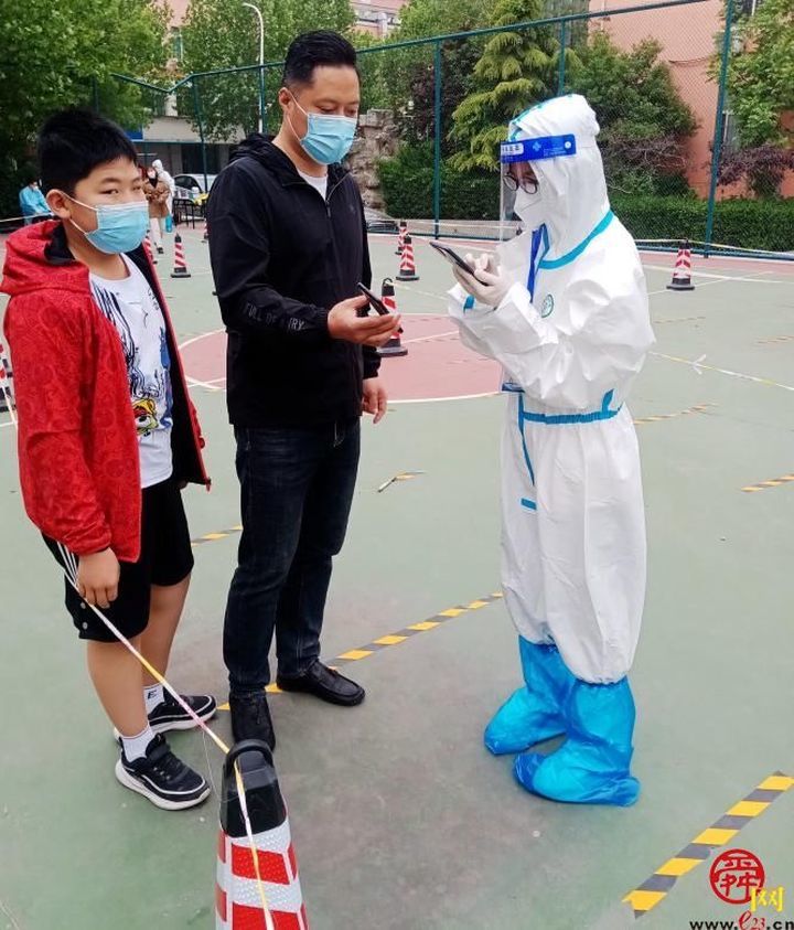 我在下沉一线｜济南市公园发展服务中心李佳栩：当“小脸”女生变身“大白”是一种什么体验？