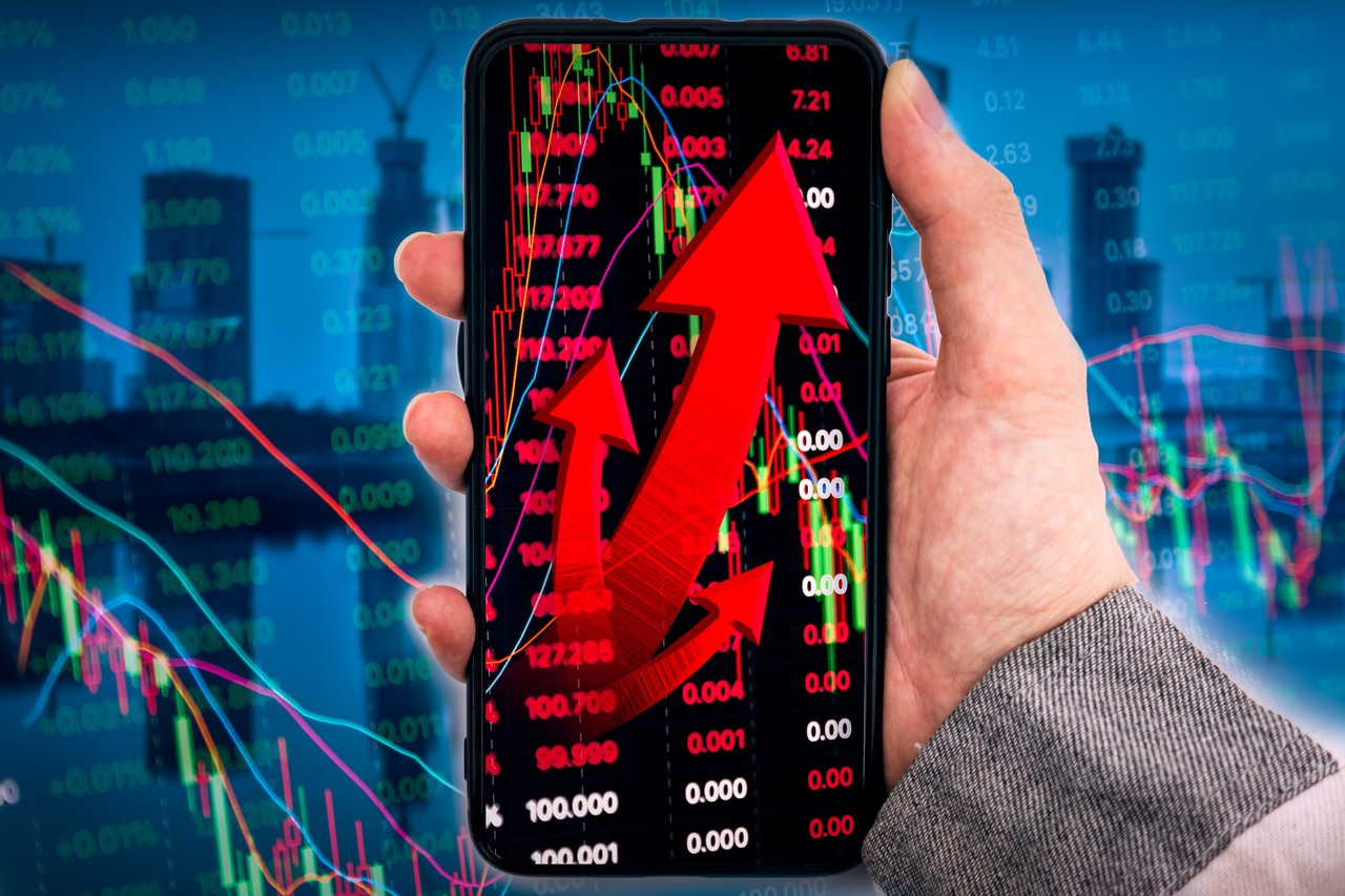 “热烈迎接新行长！”招商银行股价反弹13%，市值重回万亿俱乐部