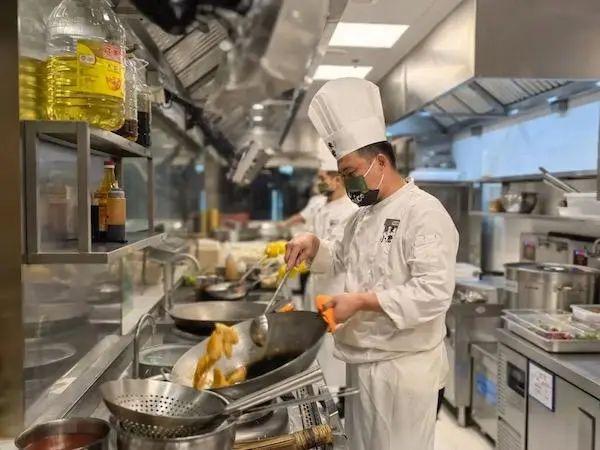 环球港、天安千树、印象城……魔都商场一个个在重启！你能出门逛逛了吗？