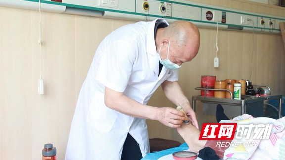 上海长海医院脊柱侧弯康复科,长海医院的康复理疗