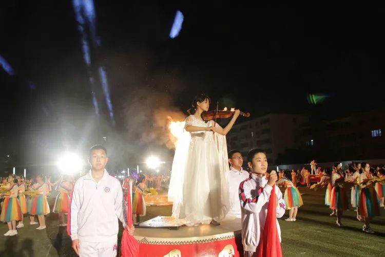 五秩芳华守初心自强不息铸辉煌｜德州五中举办2022年庆“六一”篝火晚会暨50周年校庆文艺演出