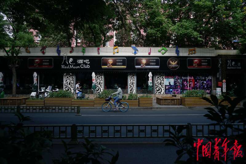 直击疫情后的北京三里屯,实拍疫情下的北京三里屯街上