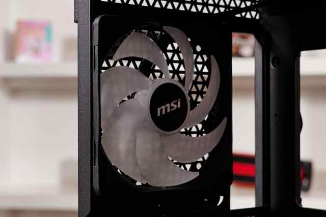 微星战神700机箱,微星700RL机箱