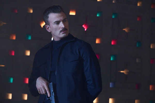 雷恩葛斯林「颓废风」女友指定度春宵克里斯伊凡一字胡卖到缺货