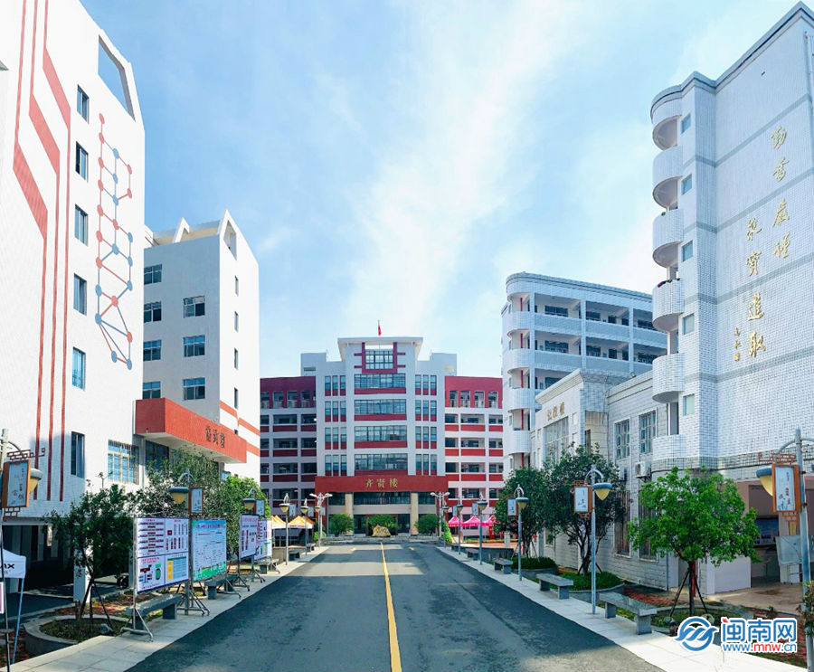 漳州市第一外国语学校,漳州第一外国语学校官方网站