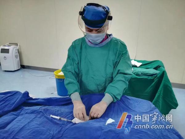 手臂皮肤突然发黑,手臂和小腿发黑怎么回事