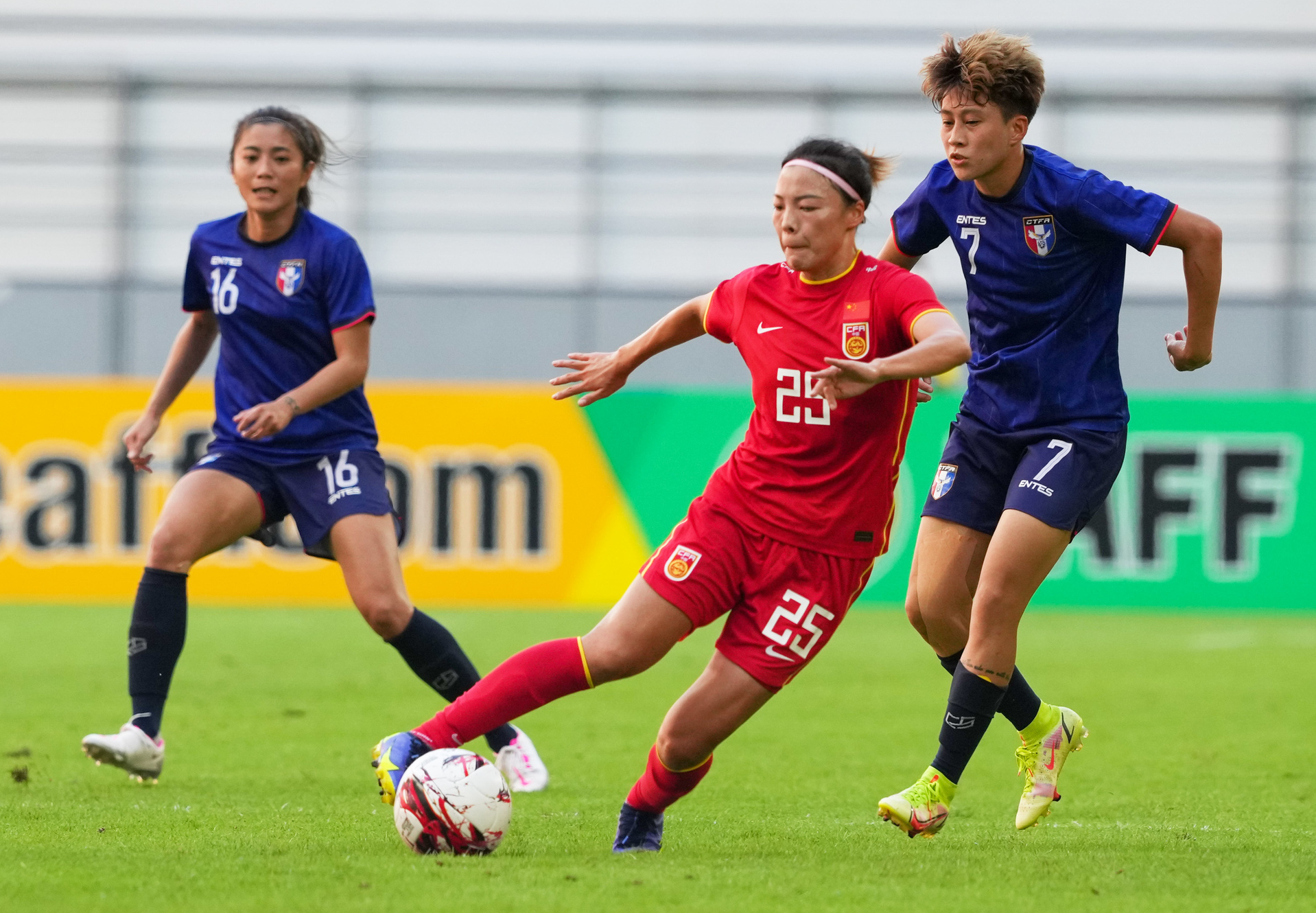 一起见证中国女足东亚杯闪耀赛场,女足国脚李梦雯登陆英超