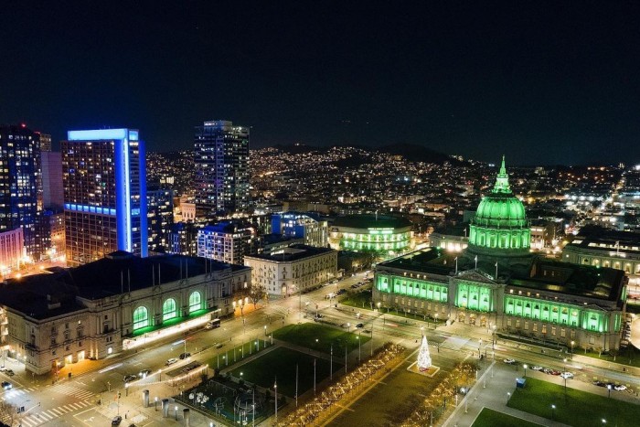 公司员工决定要走还留吗,公司员工选择就地过年