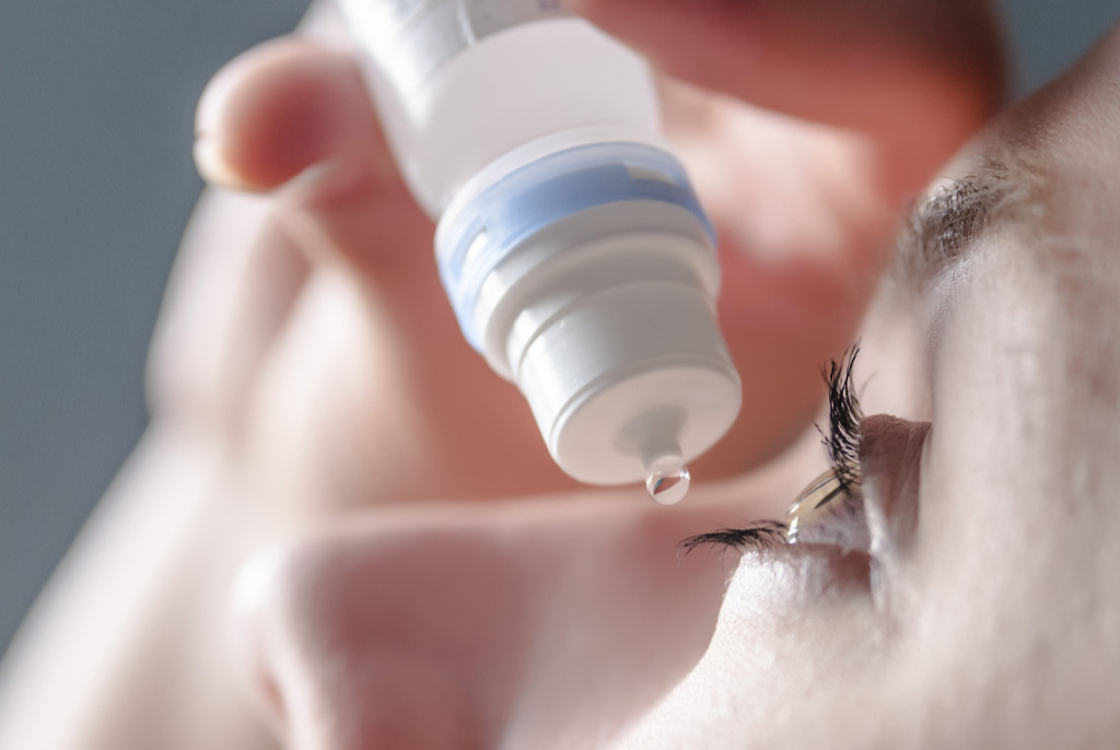 已公告停止网售,仍有人顶风作案!没处方也能买兴齐眼药的滴眼液,代购:提供姓名身份证号即可