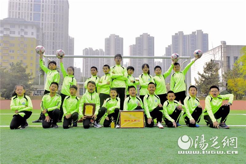 西安市浐灞32小：家门口的好学校