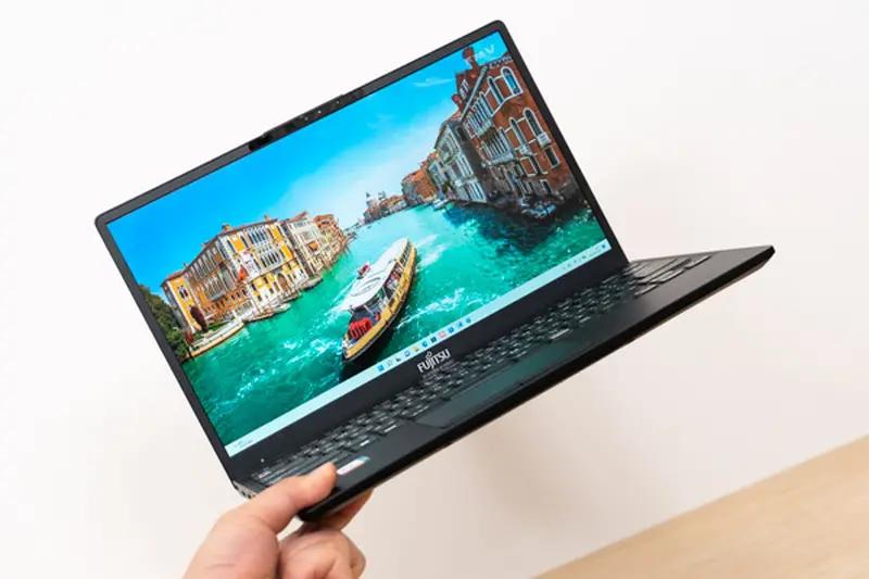 富士二合一平板电脑,最轻薄的富士通平板