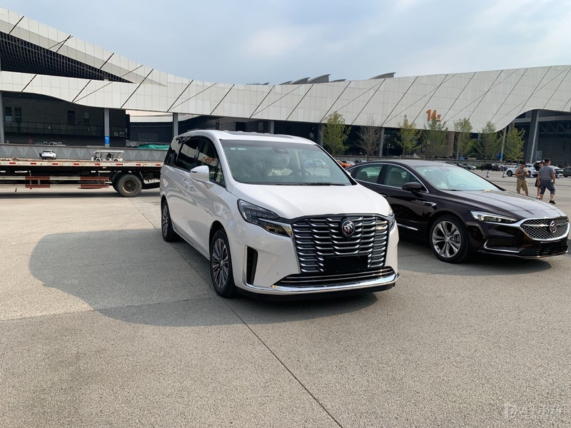 传祺m8和别克gl8到底哪个空间大,mpv车型别克gl8是不是最大了