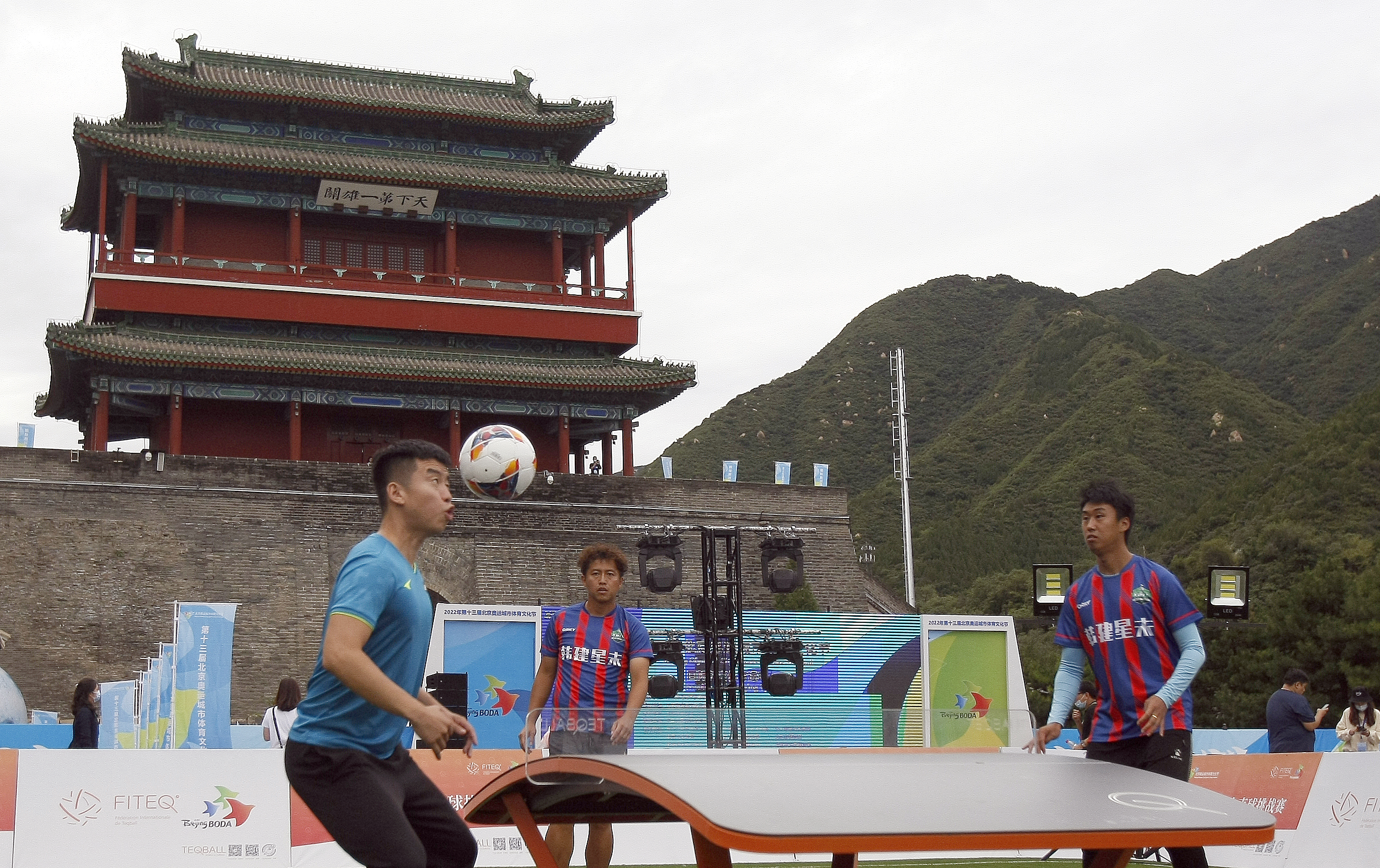 八达岭长城外国政要,多国驻华使节张家口赛区