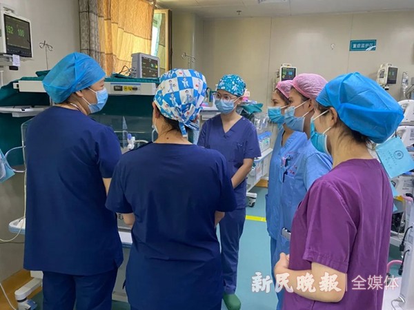 沪喀医生齐力救治严重胸廓畸形孕妇，保母子平安
