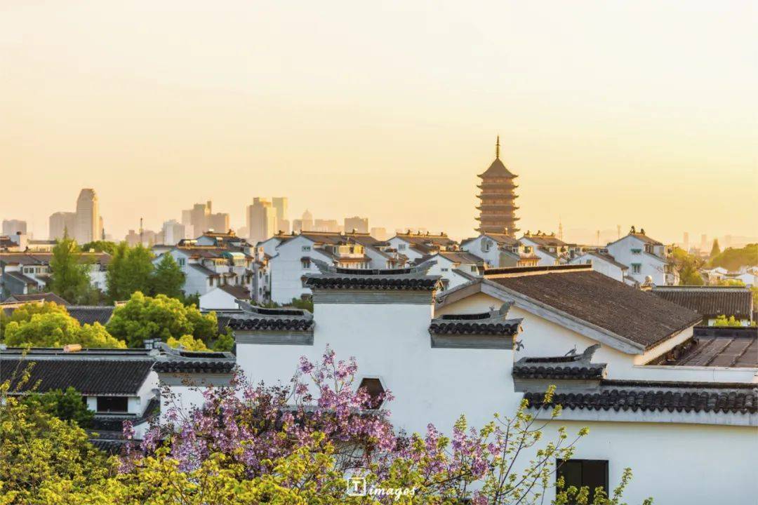 苏州一座充满江南小调的城市,苏州是一座园林城市的作者