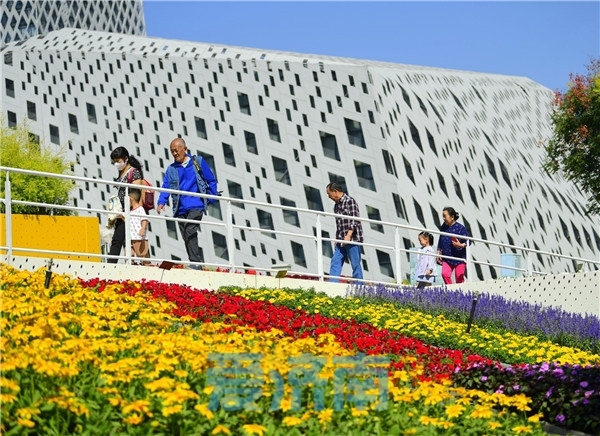 七彩花田4月游玩季,七彩花田开放时间表