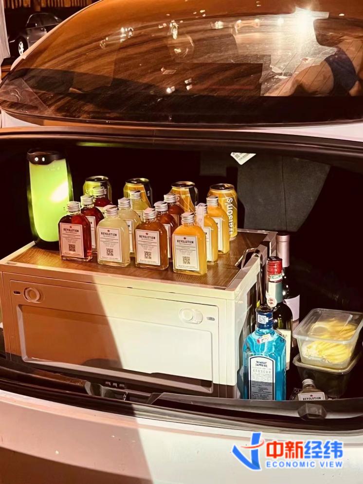 在酒吧一个月赚5w,酒吧一个月能赚3万